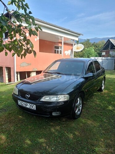Opel Vectra 1997, 376,000 km - 2.0 l - Zaqatala