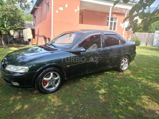 Opel Vectra 1997, 376,000 km - 2.0 l - Zaqatala