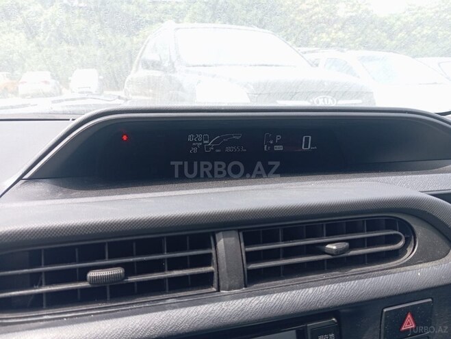 Toyota Aqua 2017, 180,000 km - 1.5 l - Bakı