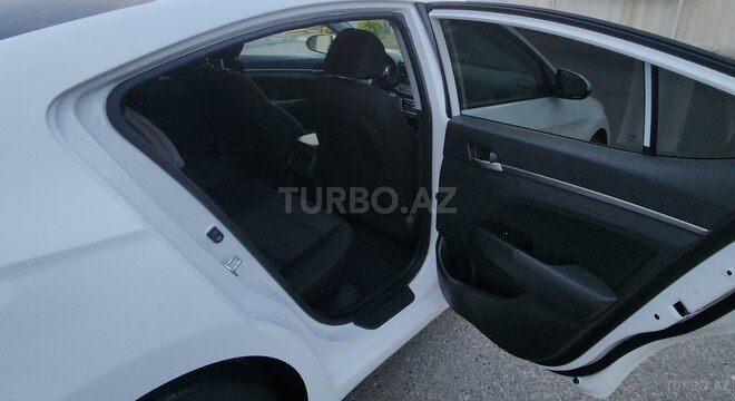 Hyundai Elantra 2017, 131,000 km - 2.0 l - Bakı