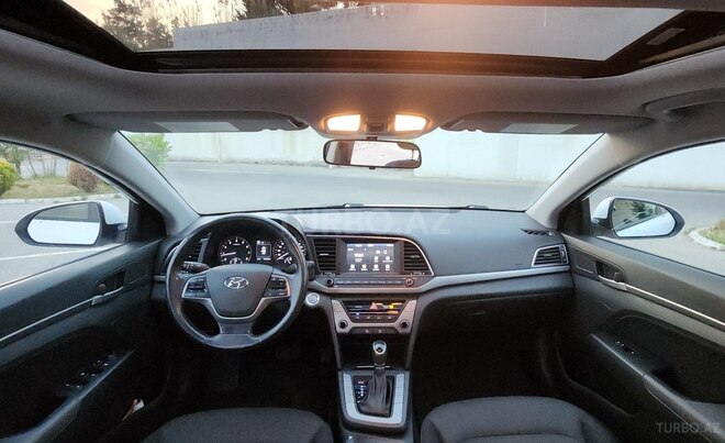Hyundai Elantra 2017, 131,000 km - 2.0 l - Bakı