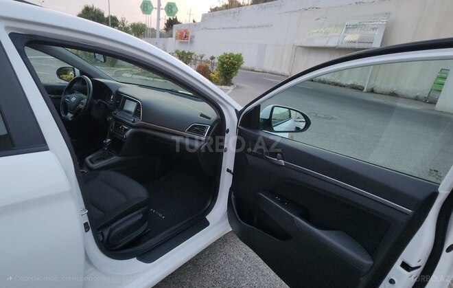 Hyundai Elantra 2017, 131,000 km - 2.0 l - Bakı
