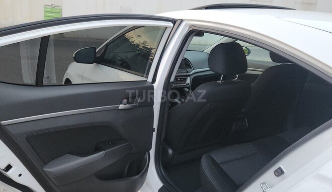 Hyundai Elantra 2017, 131,000 km - 2.0 l - Bakı