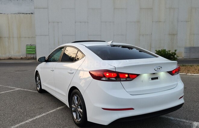 Hyundai Elantra 2017, 131,000 km - 2.0 l - Bakı