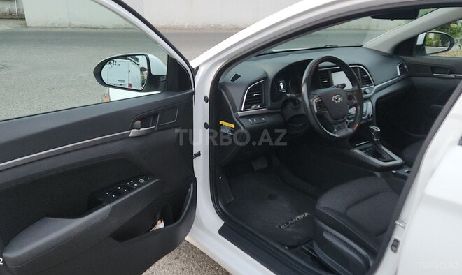 Hyundai Elantra 2017, 131,000 km - 2.0 l - Bakı