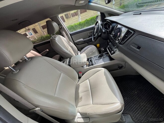 Kia Carnival 2015, 300,000 km - 2.2 l - Bakı