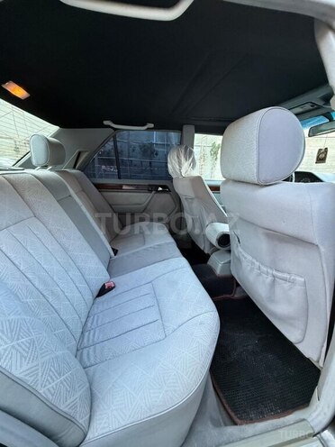 Mercedes E 220 1994, 357,000 km - 2.2 l - Bakı