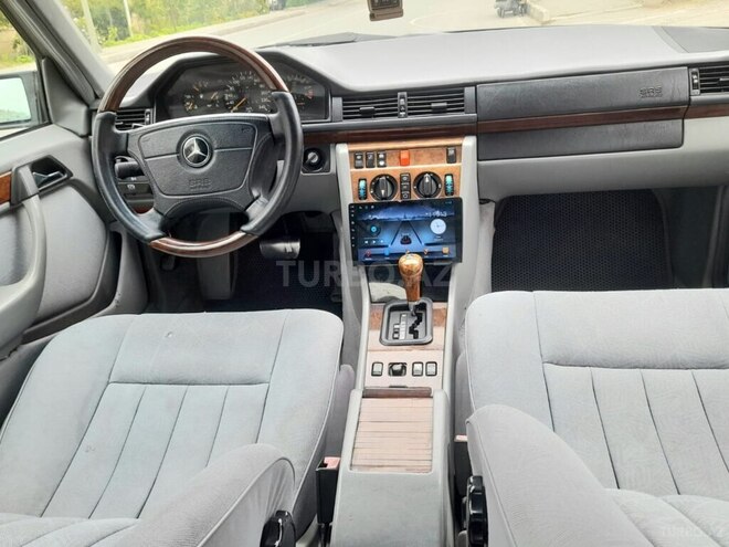 Mercedes E 220 1994, 357,000 km - 2.2 l - Bakı