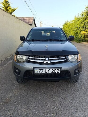 Mitsubishi L200 2014, 378,000 km - 2.5 l - Bakı