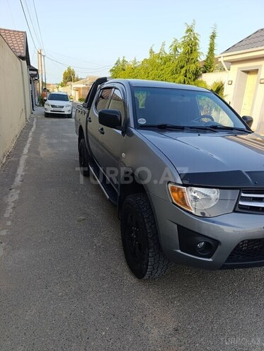 Mitsubishi L200 2014, 378,000 km - 2.5 l - Bakı