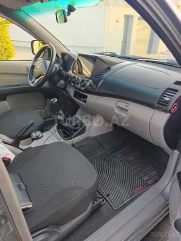 Mitsubishi L200 2014, 378,000 km - 2.5 l - Bakı