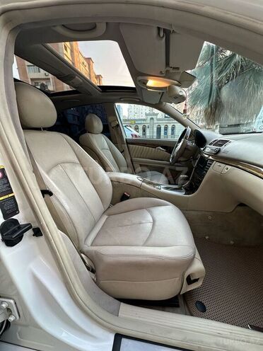 Mercedes E 240 2005, 310,000 km - 2.6 l - Bakı