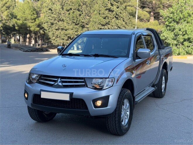 Mitsubishi L200 2015, 197,300 km - 2.5 л - Bakı