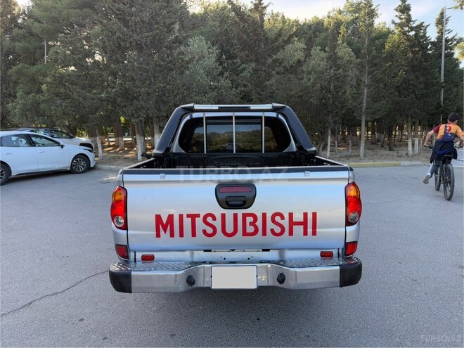 Mitsubishi L200 2015, 197,300 km - 2.5 л - Bakı