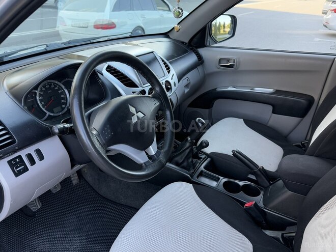Mitsubishi L200 2015, 197,300 km - 2.5 л - Bakı