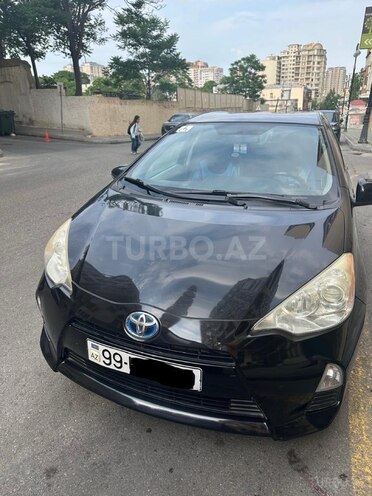 Toyota Prius C 2012, 370,149 km - 1.5 l - Bakı