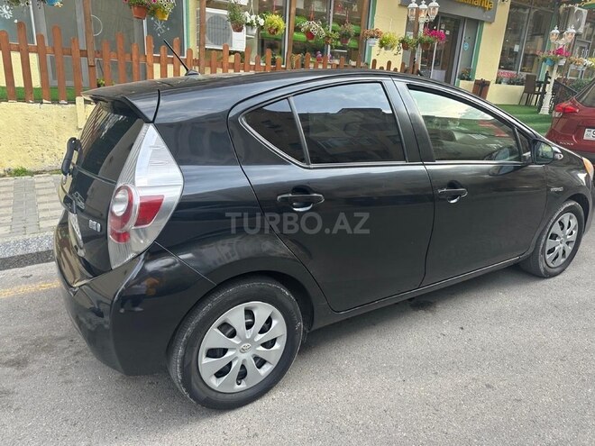 Toyota Prius C 2012, 370,149 km - 1.5 l - Bakı