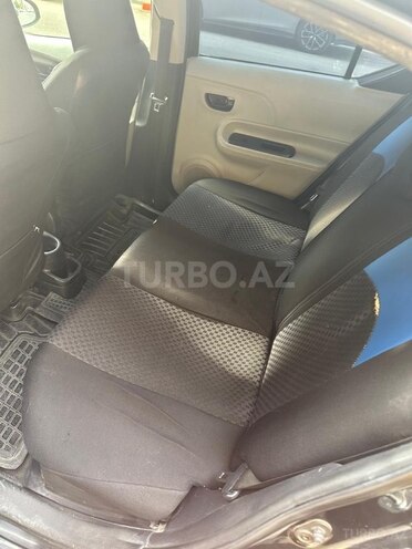 Toyota Prius C 2012, 370,149 km - 1.5 l - Bakı
