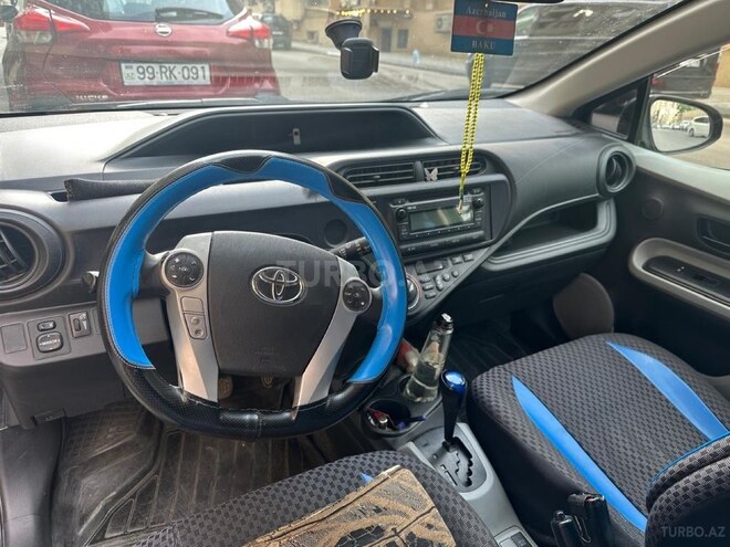 Toyota Prius C 2012, 370,149 km - 1.5 l - Bakı