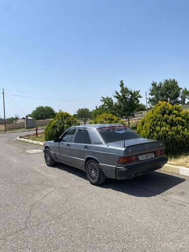Mercedes 190 1992, 300,000 km - 1.8 l - Naxçıvan