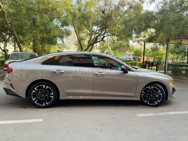 Kia K5-4
