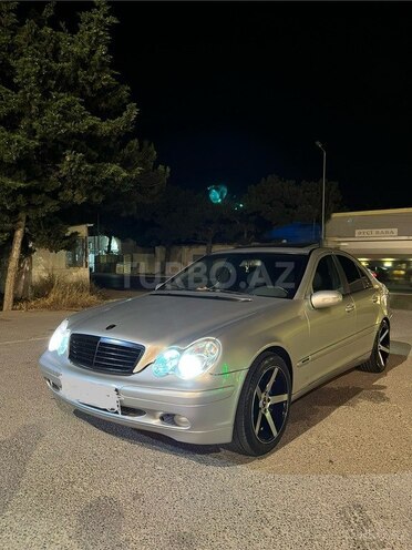 Mercedes C 220 d 2001, 420,200 km - 2.2 л - Bakı