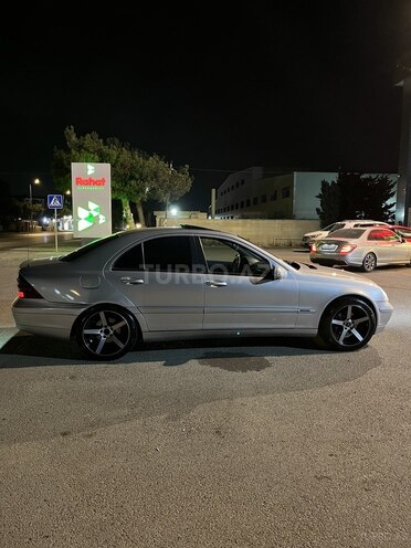 Mercedes C 220 d 2001, 420,200 km - 2.2 л - Bakı