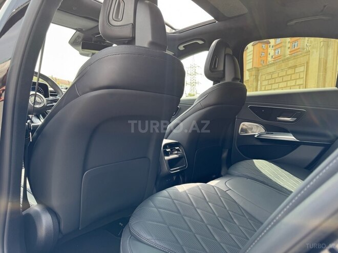 Mercedes E 300 e-14
