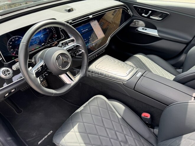 Mercedes E 300 e-11