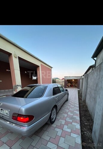 Mercedes E 240 1998, 440,000 km - 2.4 l - Bakı