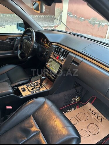 Mercedes E 240 1998, 440,000 km - 2.4 l - Bakı