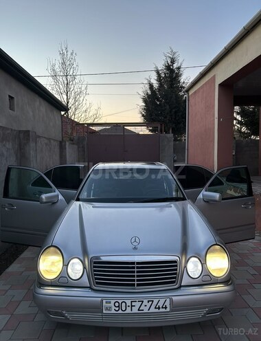 Mercedes E 240 1998, 440,000 km - 2.4 l - Bakı