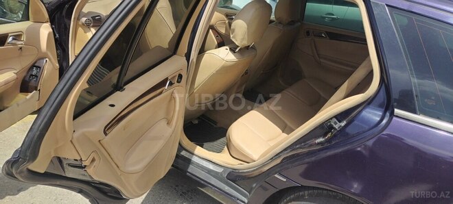 Mercedes C 240 2003, 197,567 km - 2.6 l - Bakı