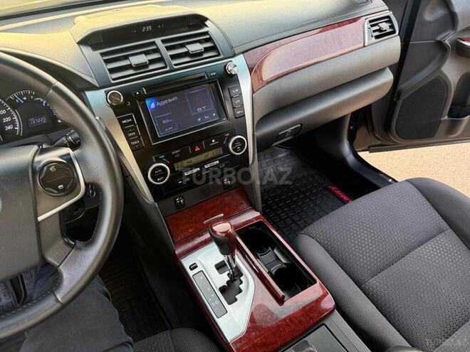 Toyota Camry-16