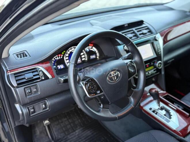 Toyota Camry-7