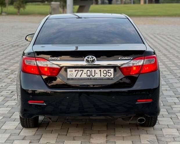 Toyota Camry-11
