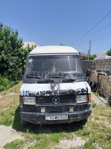 Mercedes 208 D 1993, 110,000 km - 3.0 л - Şəki