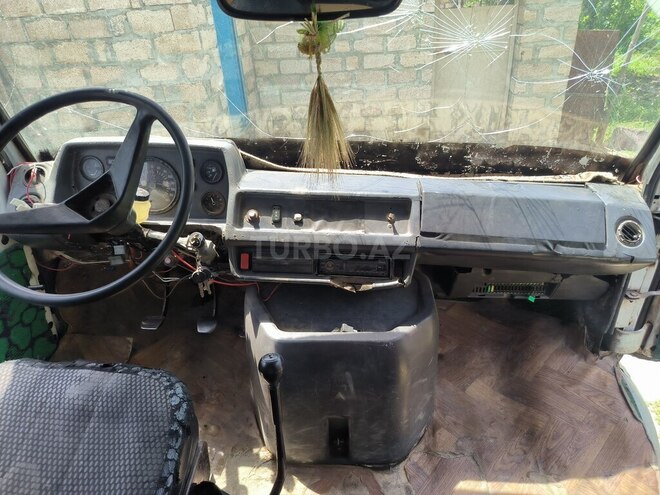 Mercedes 208 D 1993, 110,000 km - 3.0 л - Şəki