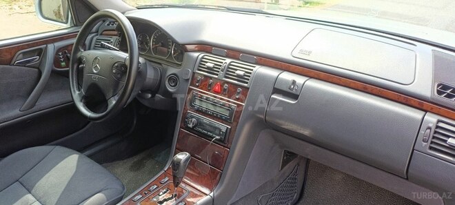 Mercedes E 270 2000, 349,000 km - 2.7 l - Bakı
