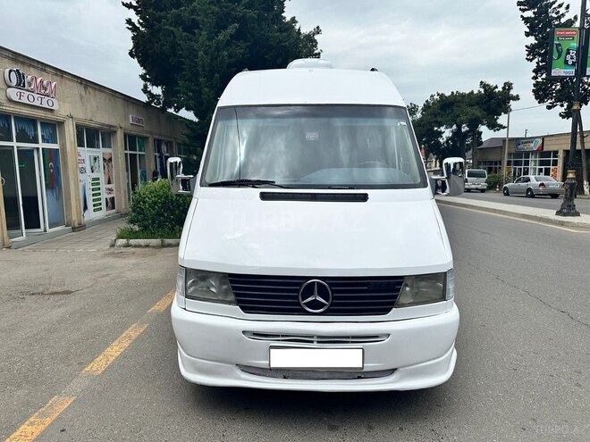 Mercedes Sprinter 208 1998, 352,421 km - 2.9 l - Qazax