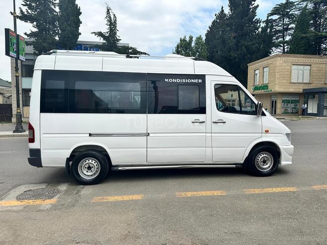 Mercedes Sprinter 208 1998, 352,421 km - 2.9 l - Qazax