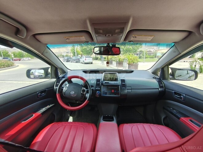 Toyota Prius-16