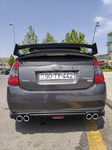 Toyota Prius-7