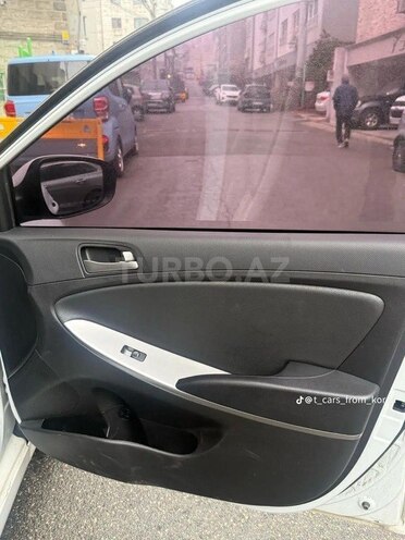 Hyundai Accent 2015, 109,357 km - 1.4 л - İmişli