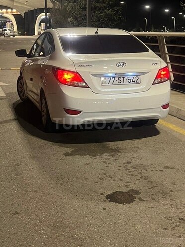 Hyundai Accent 2015, 109,357 km - 1.4 л - İmişli