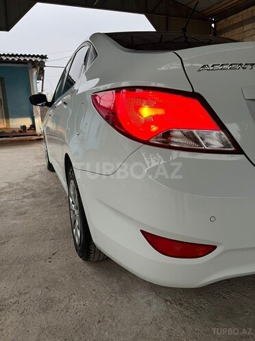 Hyundai Accent 2015, 109,357 km - 1.4 л - İmişli