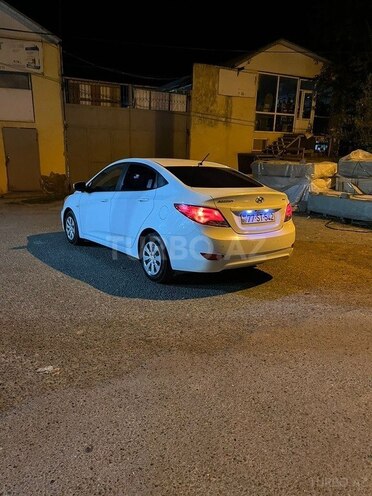 Hyundai Accent 2015, 109,357 km - 1.4 л - İmişli