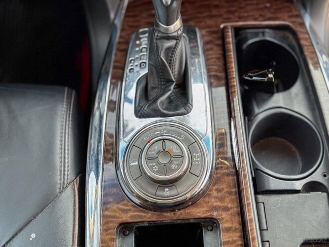 Nissan Patrol 2011, 210,000 km - 5.6 l - Bakı
