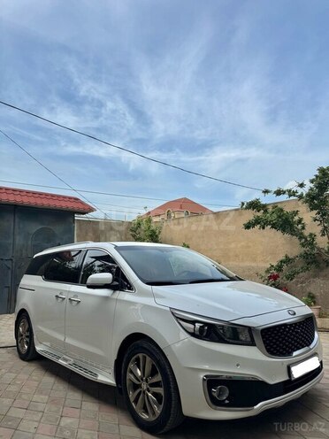Kia Carnival-3