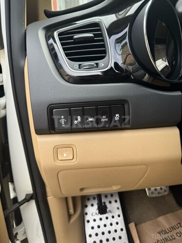 Kia Carnival-8